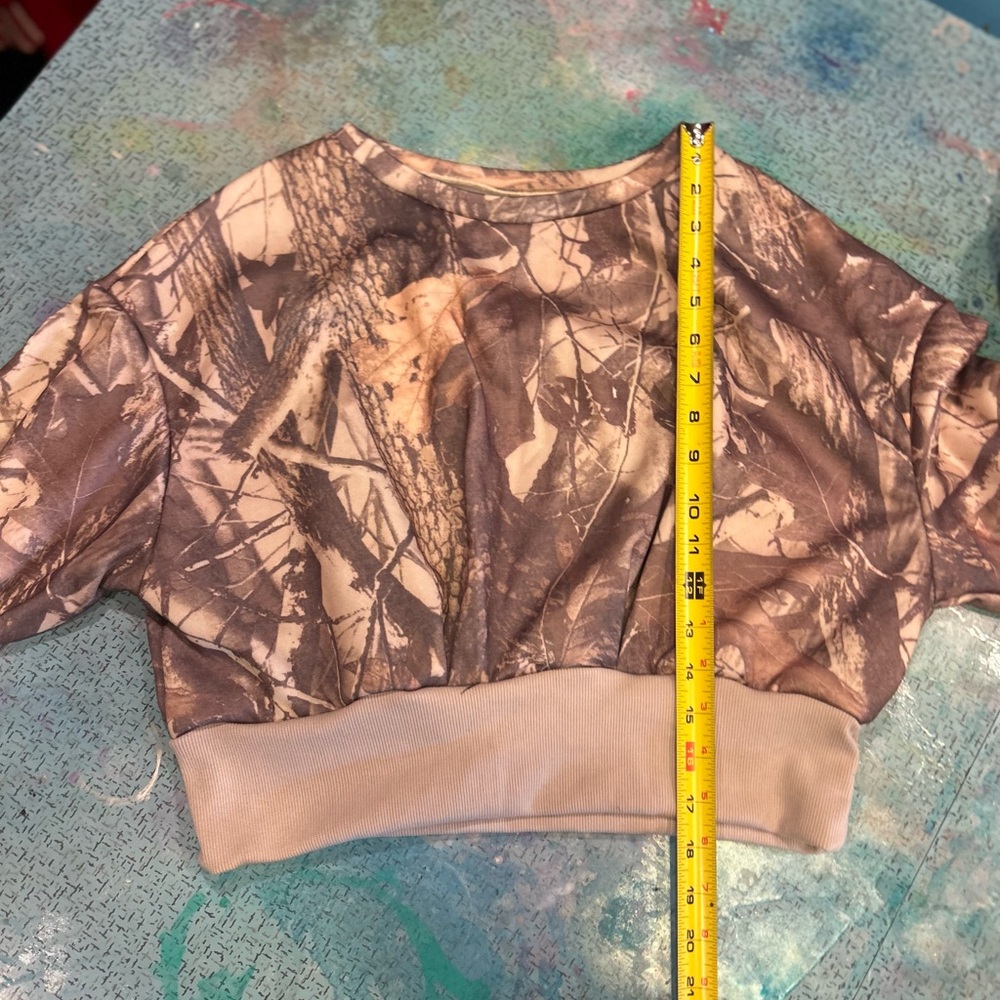Cropped Camo Set - Picture 11 of 13